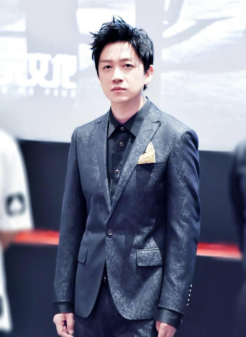 潘粤明演艺事业蓬勃发展，最新动态与个人生活分享